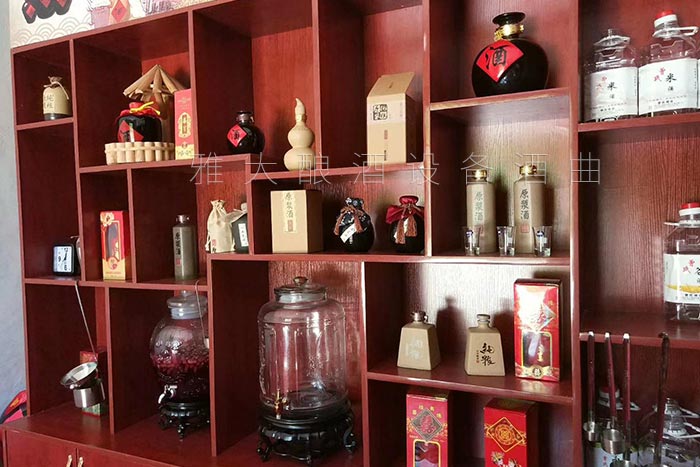 5-曾氏酒業(yè)-1套純糧釀酒設(shè)備，200平米舊廠房+3個(gè)臨街鋪面，輕松開酒廠3