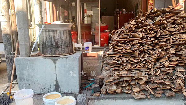 經(jīng)營5年的老酒坊遇危機，用這家的熟料釀酒設(shè)備、酒曲輕松化解！